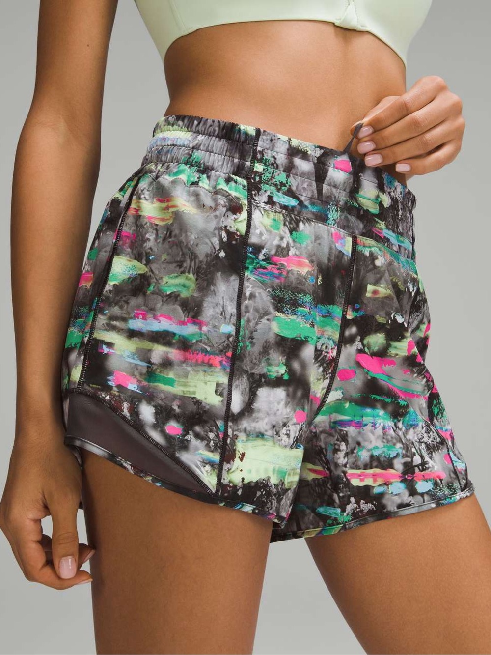 137. Lululemon Hotty Hot High-Rise Lined Short 4" Paint Drift Multi size 4
